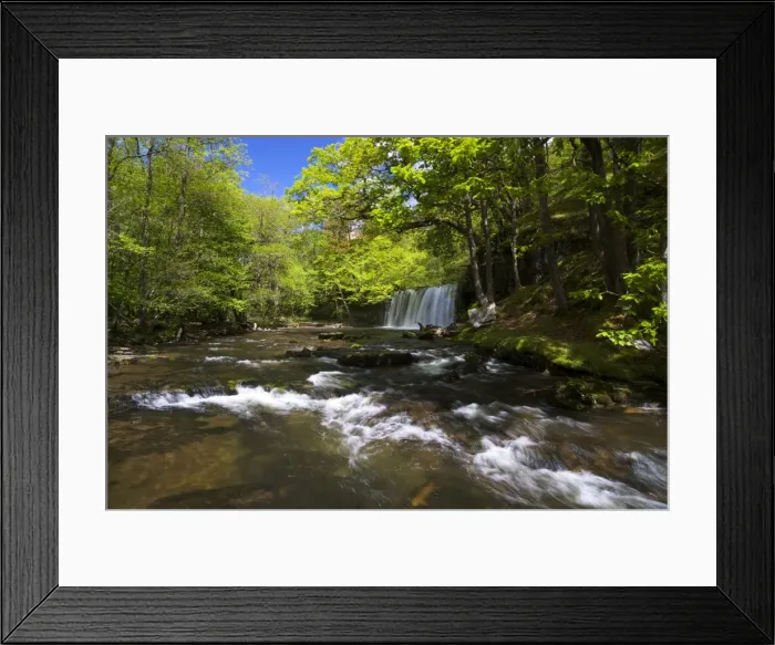 Framed Print : Sgwd Ddwli Uchaf, waterfall on Afon Nedd Fechan, near Ystradfellte, Brecon Beacons