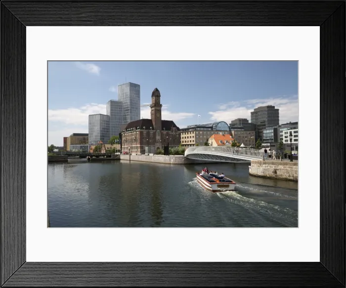Framed Print : View along Vastra Hamnkanalen with Bagers bridge, Malmo, Skane, South Sweden, Sweden Framed Print : View along Vastra Hamnkanalen with Bagers bridge, Malmo, Skane, South Sweden, Sweden