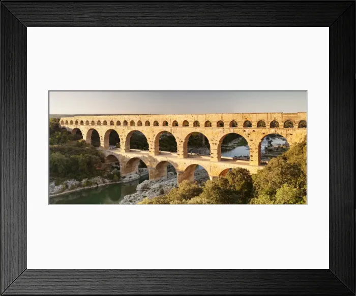 Framed Print : Pont du Gard, Roman aqueduct, UNESCO World Heritage Site, River Gard, Languedoc-Roussillon Framed Print : Pont du Gard, Roman aqueduct, UNESCO World Heritage Site, River Gard, Languedoc-Roussillon