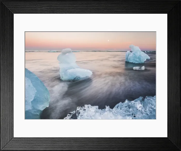 Framed Print : Icebergs at sunset on Jokulsarlon Beach, a black volcanic sand beach in South East Iceland Framed Print : Icebergs at sunset on Jokulsarlon Beach, a black volcanic sand beach in South East Iceland