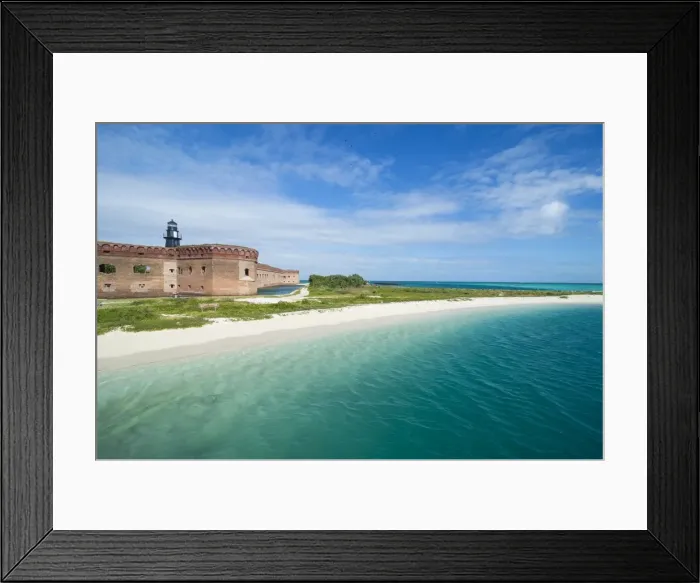 Framed Print : Turquoise waters and white sand beach in front of Fort Jefferson, Dry Tortugas National Park Framed Print : Turquoise waters and white sand beach in front of Fort Jefferson, Dry Tortugas National Park