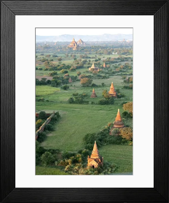 Framed Print : Bagan terracotta temples, Htilominlo temple in the distance, in morning sunshine Framed Print : Bagan terracotta temples, Htilominlo temple in the distance, in morning sunshine