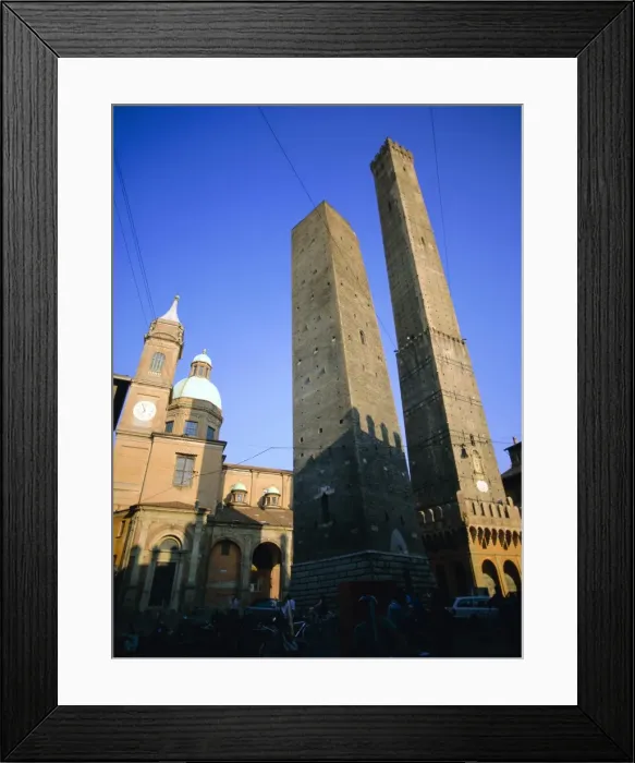 Framed Print : Le Torri dell Asinello (Asinelli Tower) Framed Print : Le Torri dell Asinello (Asinelli Tower)