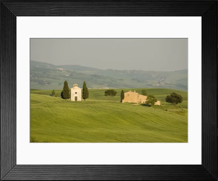 Framed Print : Cappella di Vitaleta (Vitaleta Chapel) near Pienza Framed Print : Cappella di Vitaleta (Vitaleta Chapel) near Pienza