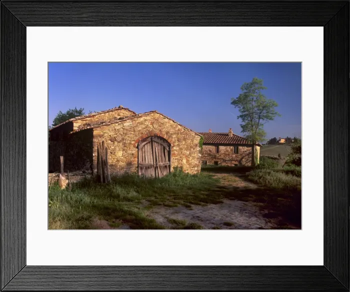 Framed Print : Traditional farm building near Panzano in Chianti Framed Print : Traditional farm building near Panzano in Chianti