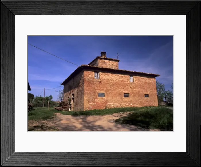 Framed Print : Traditional house in Val d Orcia Framed Print : Traditional house in Val d Orcia