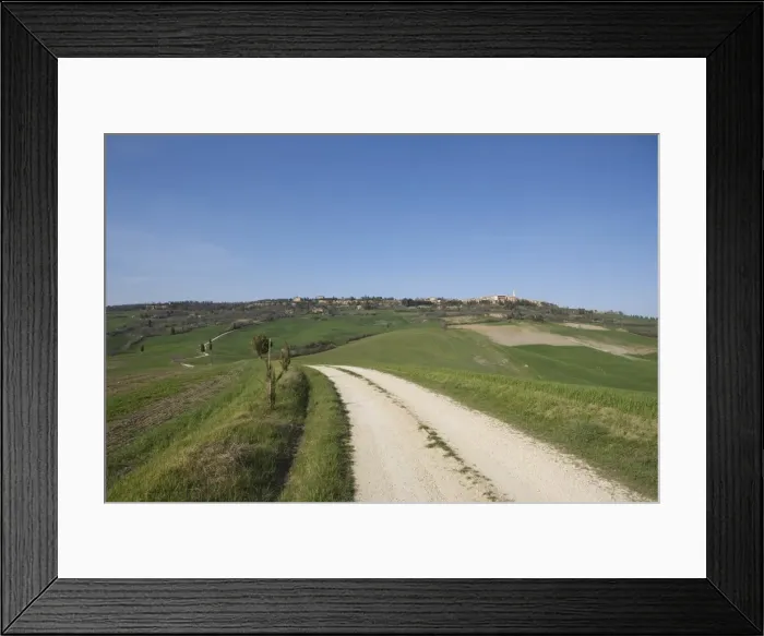 Framed Print : Country road near Pienza Framed Print : Country road near Pienza