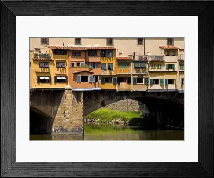 Framed Print : Arno River and Ponte Vecchio bridge Framed Print : Arno River and Ponte Vecchio bridge