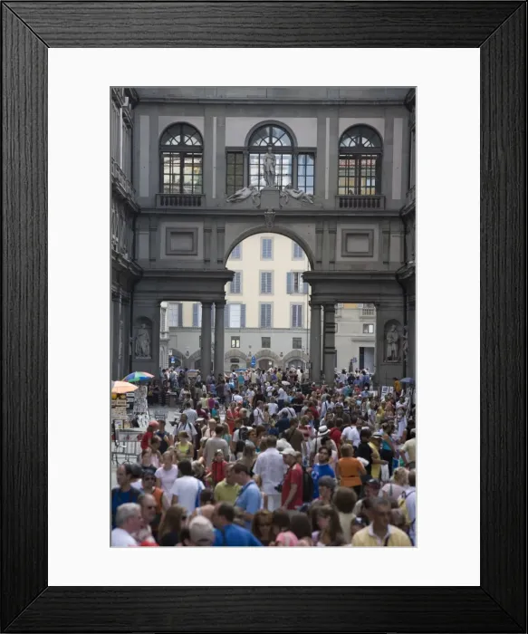 Framed Print : Tourists, Piazzale degli Uffizi Framed Print : Tourists, Piazzale degli Uffizi