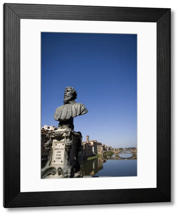 Framed Print : Statue of Benvenuto Cellini on the Ponte Vecchio Bridge Framed Print : Statue of Benvenuto Cellini on the Ponte Vecchio Bridge