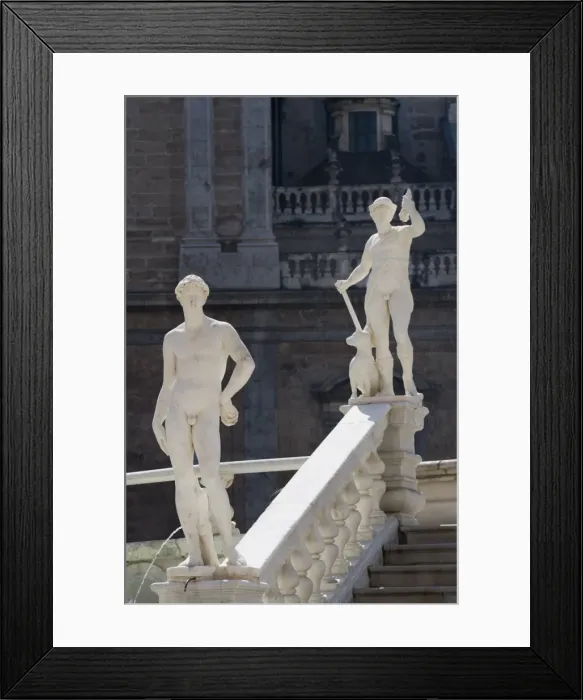 Framed Print : Statues, fountain Framed Print : Statues, fountain