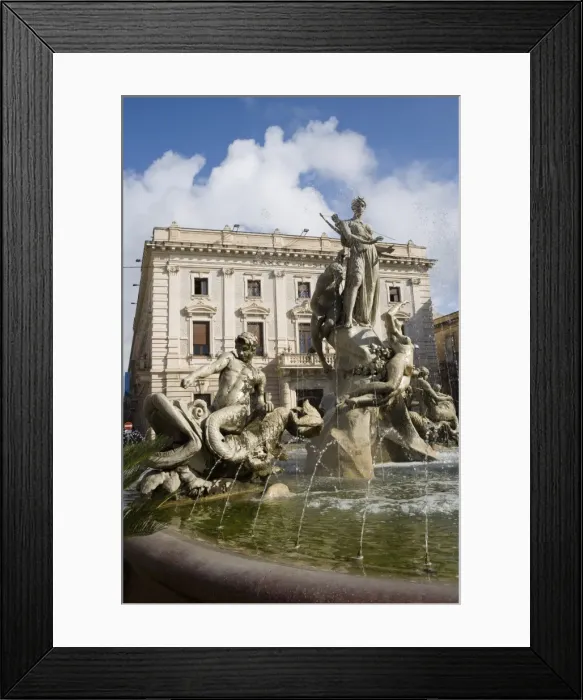 Framed Print : Fontana di Diana Framed Print : Fontana di Diana