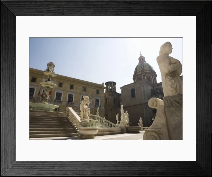 Framed Print : Statues and the Fontana Pretoria Framed Print : Statues and the Fontana Pretoria