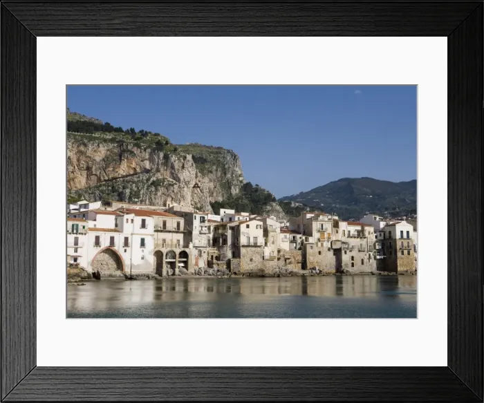 Framed Print : Fishermens houses Framed Print : Fishermens houses