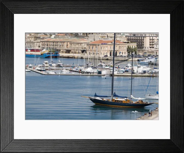 Framed Print : Sailig yacht Framed Print : Sailig yacht