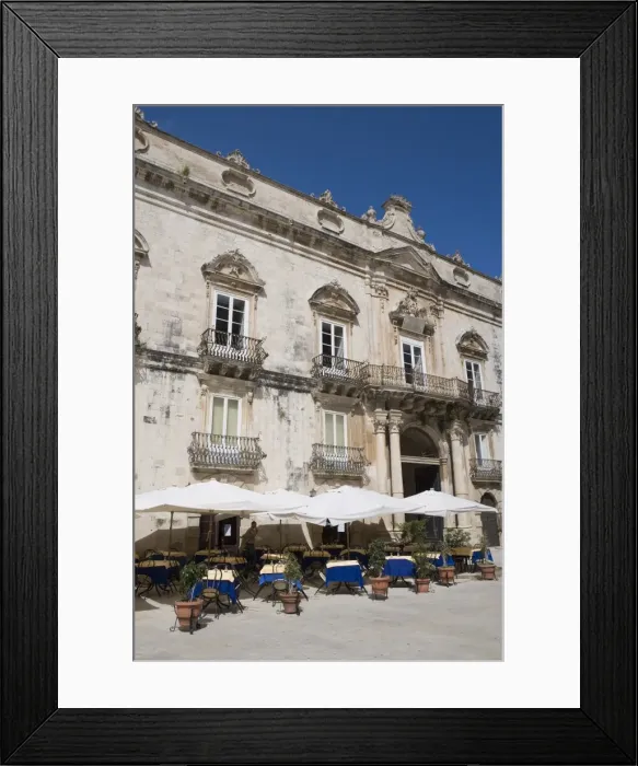 Framed Print : Cafe, Palazzo Beneventano del Bosco