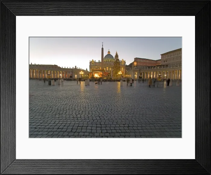 Framed Print : St. Peters Square at Christmas time Framed Print : St. Peters Square at Christmas time