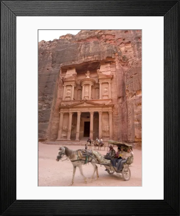 Framed Print : Horse and carriage in front of the Treasury (Al-Khazneh) Framed Print : Horse and carriage in front of the Treasury (Al-Khazneh)