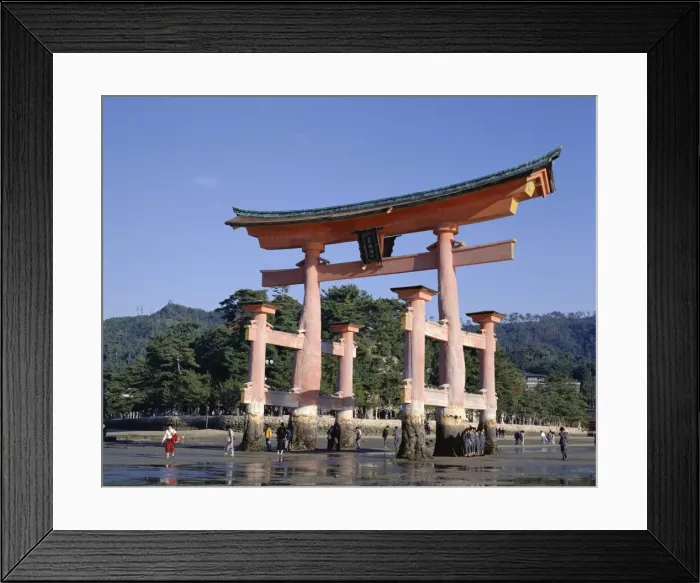 Framed Print : The Great Torii from the corridor of Itsukushima Shrine Framed Print : The Great Torii from the corridor of Itsukushima Shrine