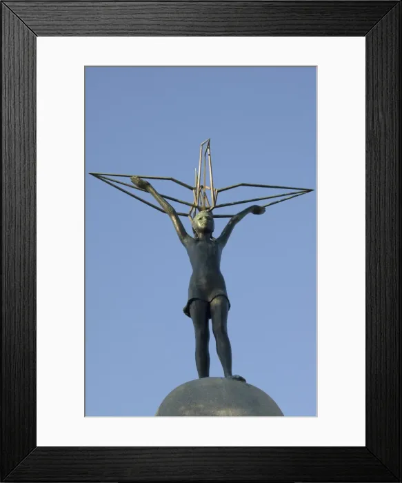 Framed Print : Memorial statue Framed Print : Memorial statue