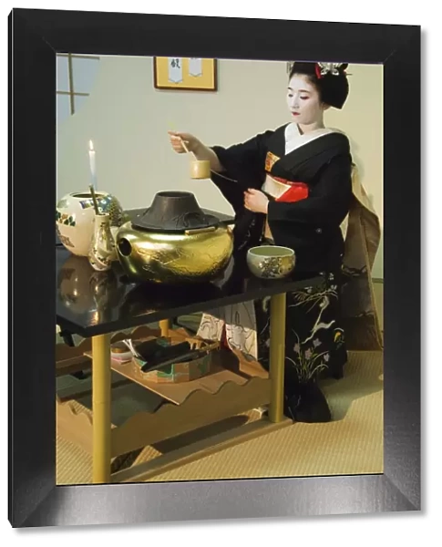 Tea ceremony by a Maiko (trainee geisha)