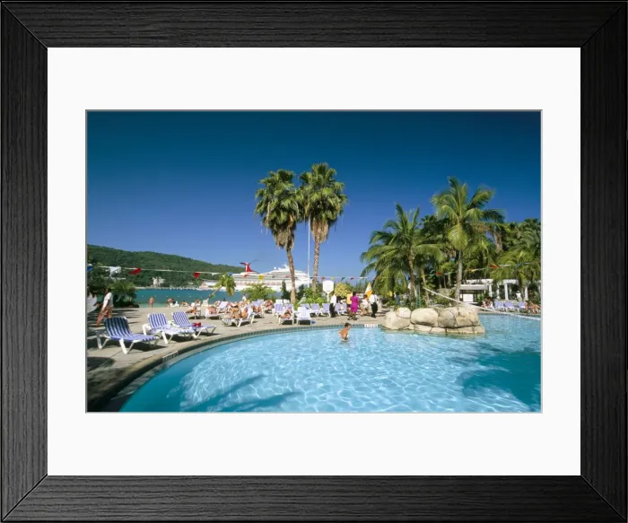 Framed Print : Swimming pool Framed Print : Swimming pool