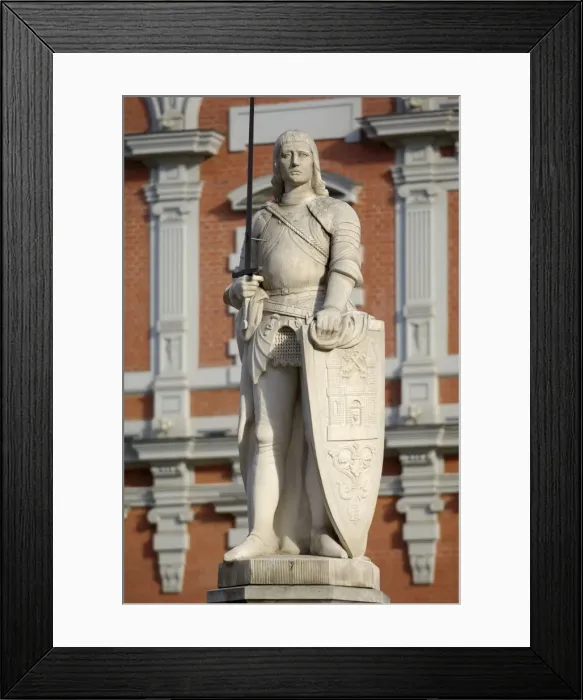 Framed Print : Statue of Roland in front of the House of the Blackheads Framed Print : Statue of Roland in front of the House of the Blackheads