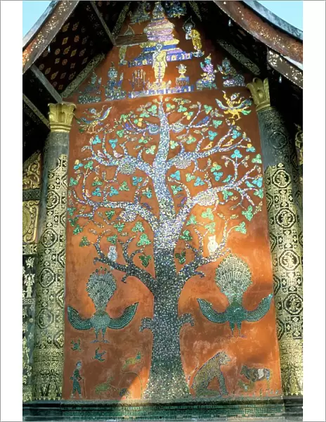 Glass mosaic of tree of life on wall of the 16th century Sim