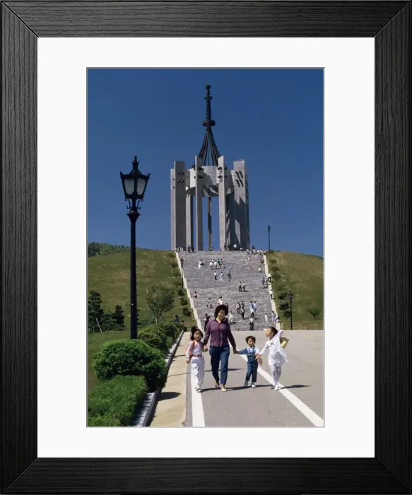 Framed Print : Patriots monument Framed Print : Patriots monument