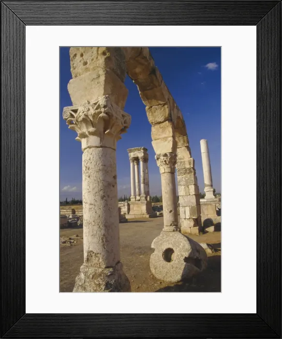 Framed Print : The tetrastyle in city centre seen through street arcades Framed Print : The tetrastyle in city centre seen through street arcades