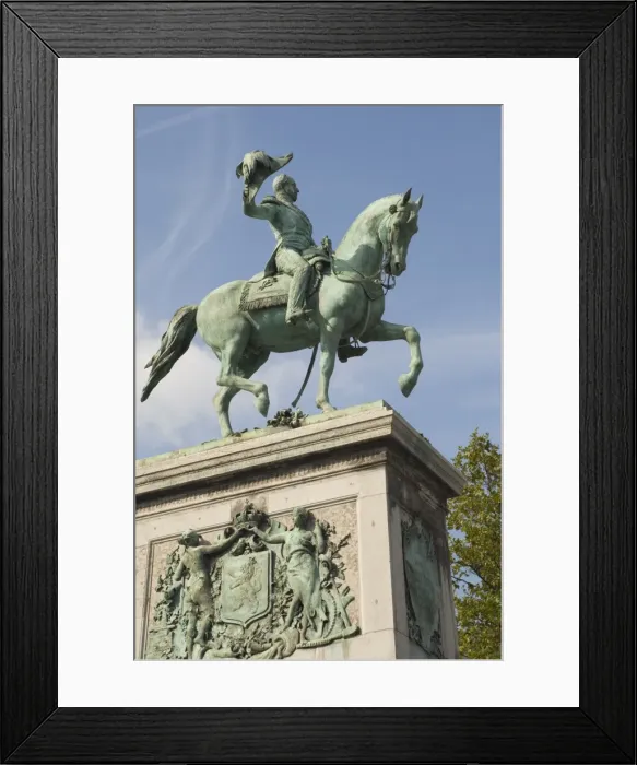 Framed Print : Staue of William Framed Print : Staue of William