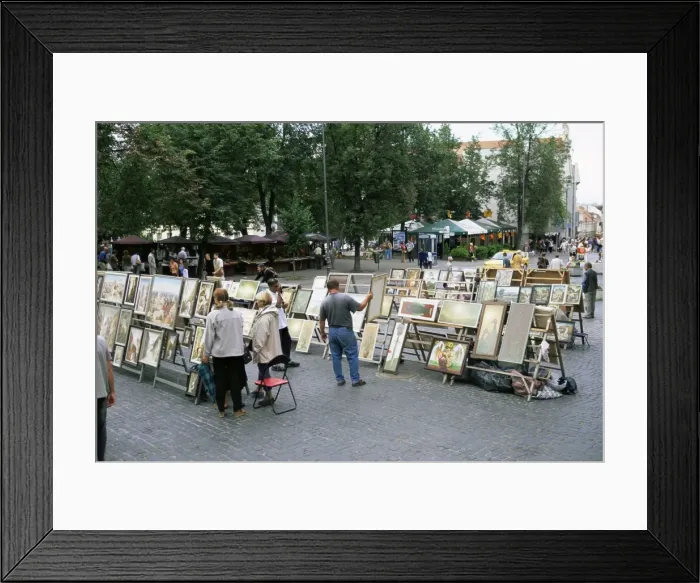 Framed Print : Artists displaying pictures for sale in Didzioji Gatve Framed Print : Artists displaying pictures for sale in Didzioji Gatve