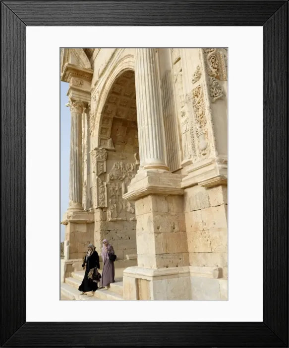 Framed Print : Moslem women and Arch of Septimus Severus Framed Print : Moslem women and Arch of Septimus Severus