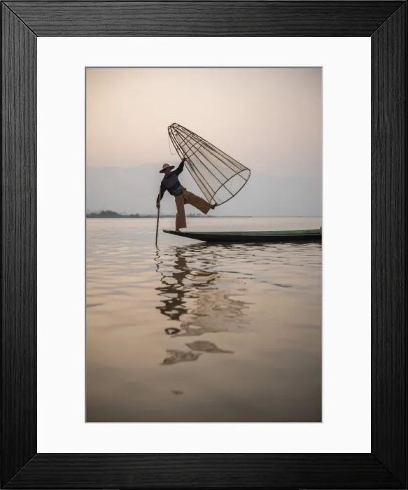 Framed Print : Inle Lake fisherman at sunrise (Intha fisherman), near Nyaungshwe, Shan State, Myanmar (Burma) Framed Print : Inle Lake fisherman at sunrise (Intha fisherman), near Nyaungshwe, Shan State, Myanmar (Burma)