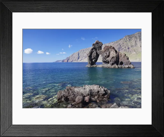 Framed Print : Las Playas Bay with rock arch Roque de Bonanza, UNESCO biosphere reserve, El Hierro