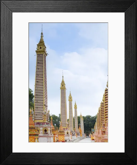 Framed Print : Thanboddhay (Thambuddhei) Paya Buddhist temple, Monywa, Sagaing, Myanmar (Burma) Framed Print : Thanboddhay (Thambuddhei) Paya Buddhist temple, Monywa, Sagaing, Myanmar (Burma)