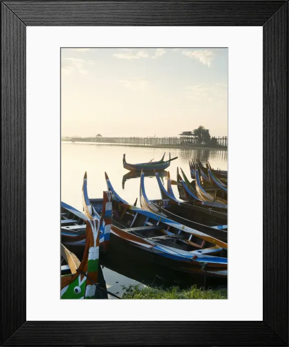 Framed Print : Boats on the Taungthaman Lake near Amarapura with the U Bein teak bridge behind, Mandalay Framed Print : Boats on the Taungthaman Lake near Amarapura with the U Bein teak bridge behind, Mandalay