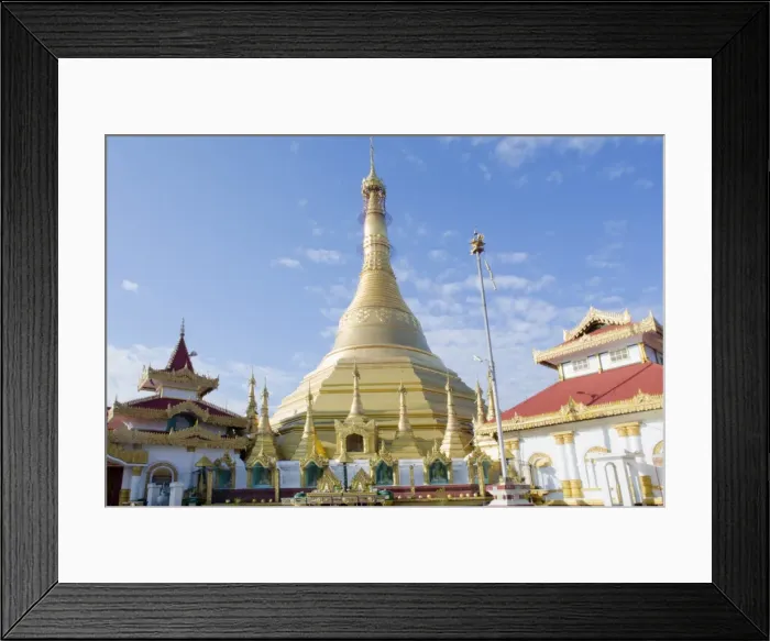 Framed Print : The Kyaik Tan Lan pagoda in the centre of Mawlamyine, Mon, Myanmar (Burma), Southeast Framed Print : The Kyaik Tan Lan pagoda in the centre of Mawlamyine, Mon, Myanmar (Burma), Southeast