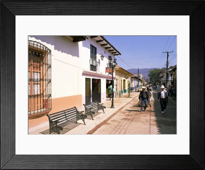 Framed Print : Avenida 20 de Noviembre Framed Print : Avenida 20 de Noviembre