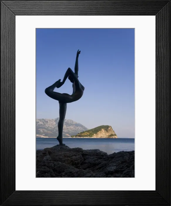Framed Print : Statue sillhouetted against St Framed Print : Statue sillhouetted against St
