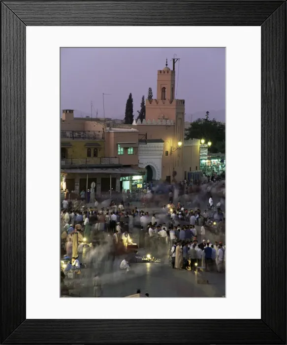 Framed Print : Crowds in the Djemaa el Fna Framed Print : Crowds in the Djemaa el Fna