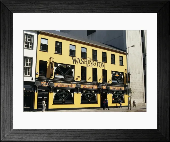 Framed Print : Exterior of pub Framed Print : Exterior of pub