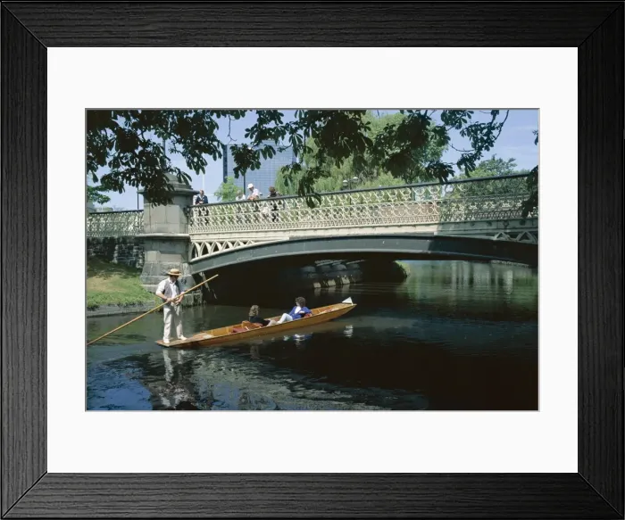 Framed Print : Punt on River Avon going under bridge Framed Print : Punt on River Avon going under bridge