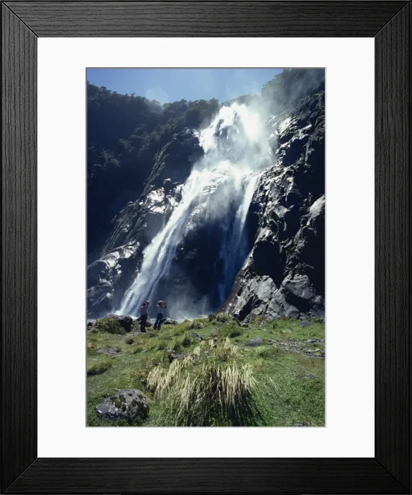 Framed Print : Hanging Veil Falls in Milford Sound in Southland Framed Print : Hanging Veil Falls in Milford Sound in Southland