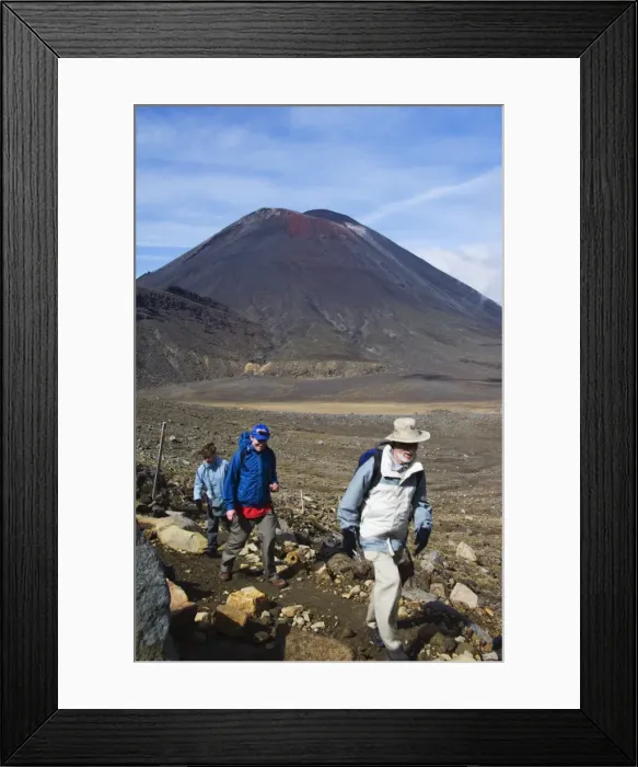 Framed Print : Hikers in front of Mount Ngauruhoe Framed Print : Hikers in front of Mount Ngauruhoe
