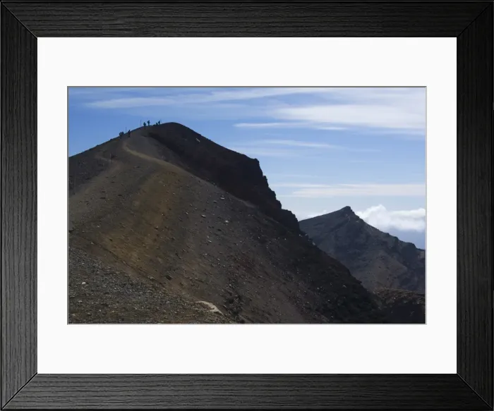 Framed Print : Hikers nearing the peak of Red Crater on the Tongariro Crossing Framed Print : Hikers nearing the peak of Red Crater on the Tongariro Crossing