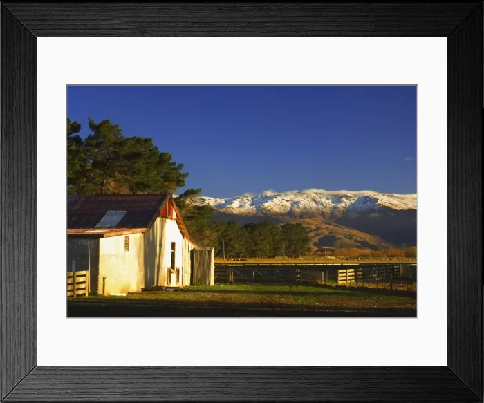 Framed Print : Farm and Dunstan Range Framed Print : Farm and Dunstan Range