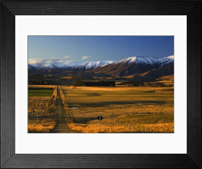Framed Print : Gravel road and Hawkdun Range Framed Print : Gravel road and Hawkdun Range