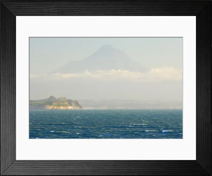 Framed Print : Mount Egmont (Mount Taranaki) Framed Print : Mount Egmont (Mount Taranaki)