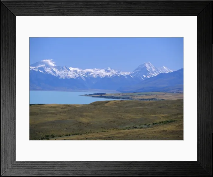 Framed Print : Looking north along Lake Pukaki towards the Southern Alps Framed Print : Looking north along Lake Pukaki towards the Southern Alps